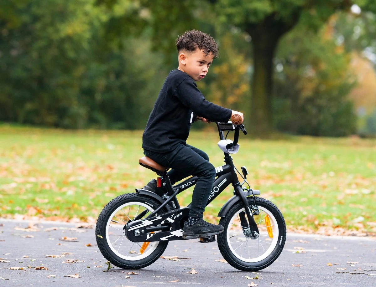 Amigo BMX Fun Jongensfiets - Kinderfiets 16 Inch - Zwart/Groen 8 Amigo BMX Fun Jongensfiets - Kinderfiets 16 Inch - Zwart/Groen - Afbeelding 6