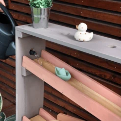 MUDDY BUDDY Waterbaan "Aqua Tower" Warm Grijs-poederroze -Speelgoed muddy buddy waterbaan aqua tower warm grijs poederroze a412720 3